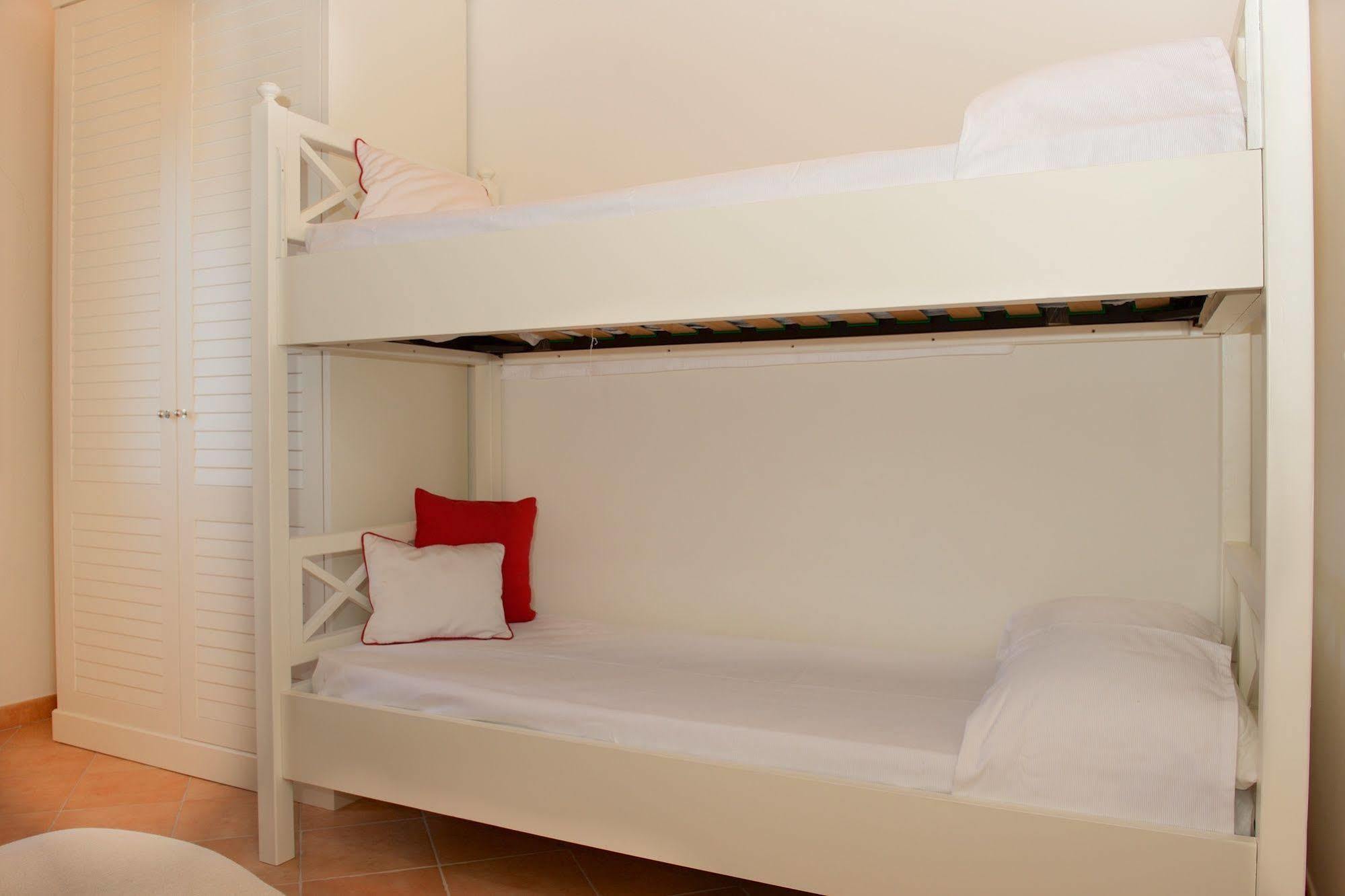 Li Casi Bianchi Apartment San Teodoro  Ngoại thất bức ảnh